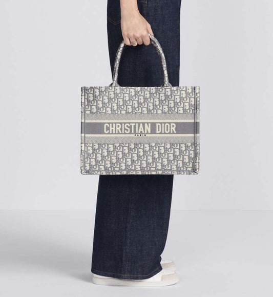 2025 Bag MEDIUM D BOOK TOTE