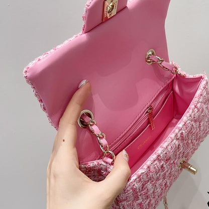 2025 Bag Early spring woolen shoulder bag