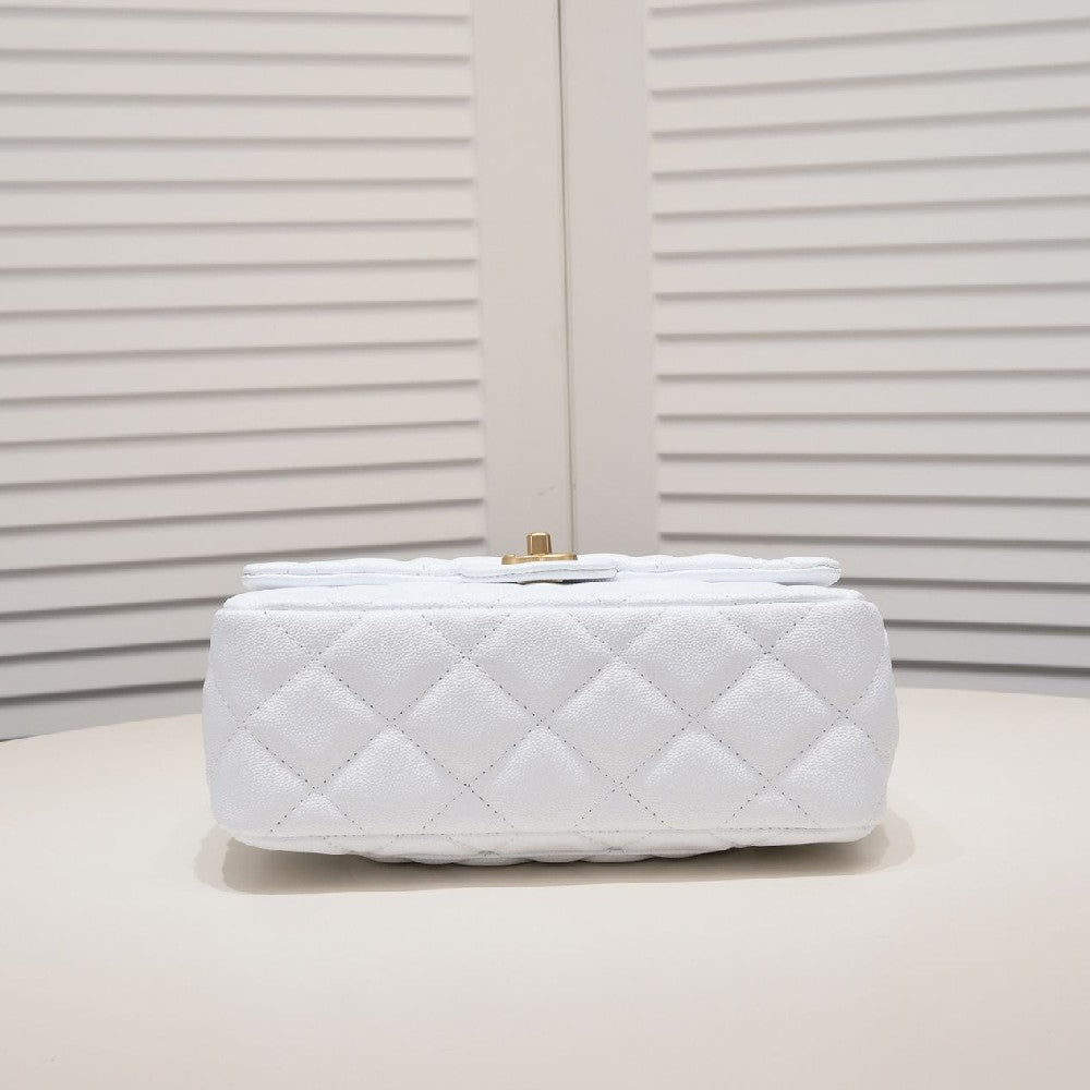 2025 Bag Classic Flap Bag W69