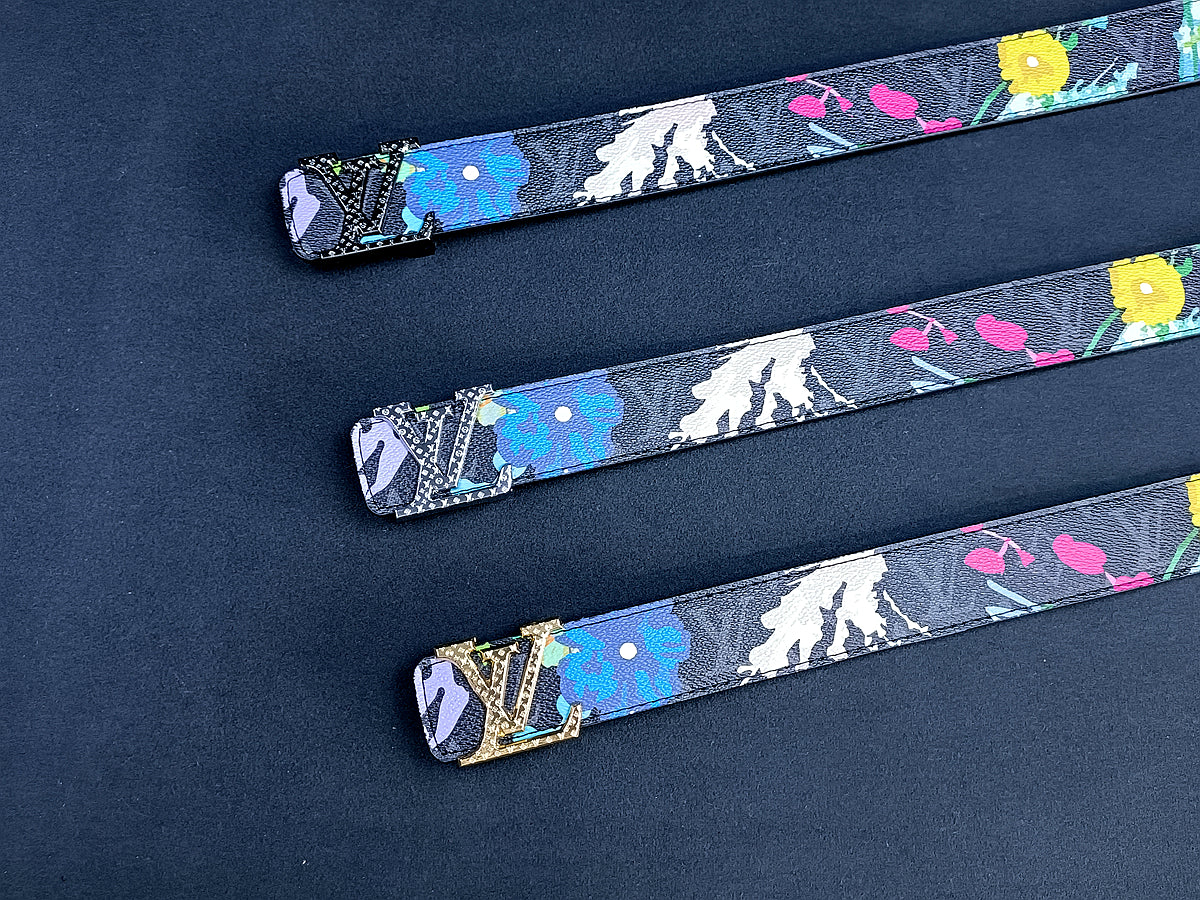 2025 3 Colors  four-leaf clover graffiti carved belt