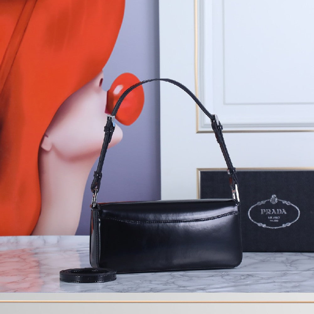 2025 Bag Shoulder Bag With Triangle Logo P4