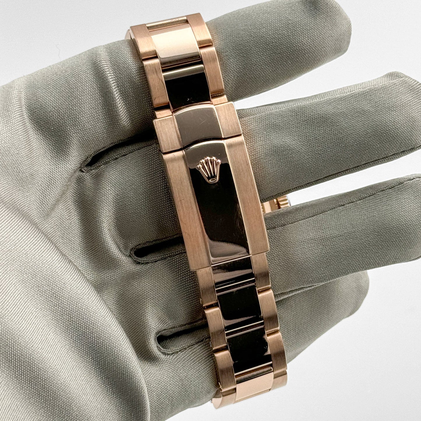 2025 Watch Sky-Dweller 326935 Rose Gold White Dial (2021)