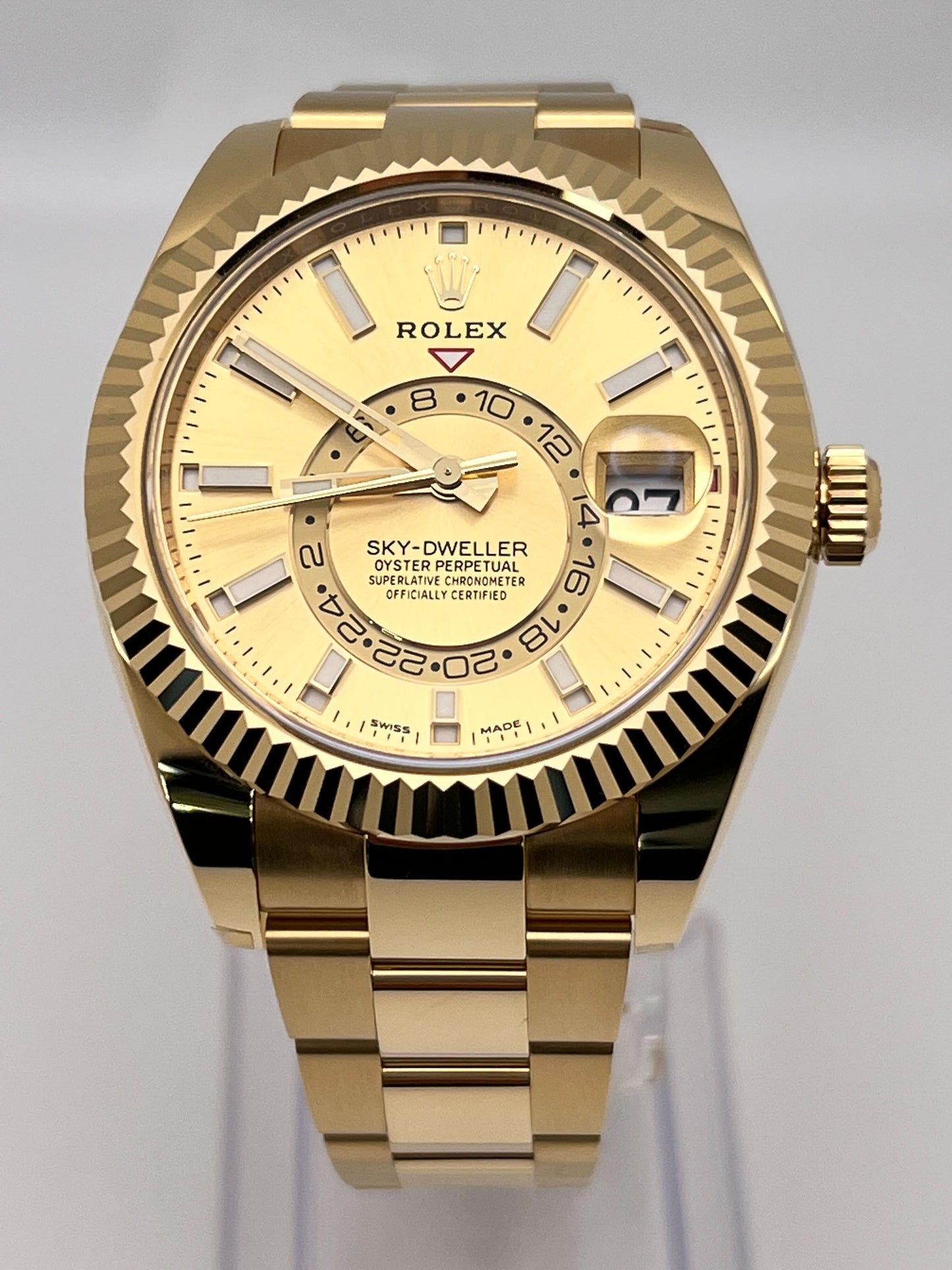 2025 Watch Sky-Dweller 326938 Yellow Gold Champagne Dial
